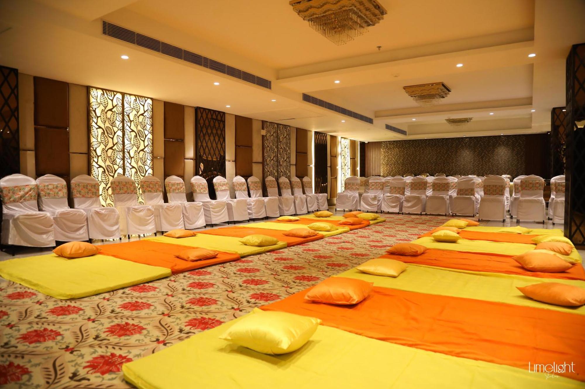 Belvedere Suites Greater Noida Eksteriør billede