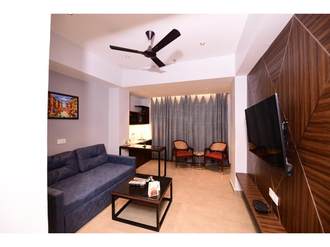 Belvedere Suites Greater Noida Eksteriør billede