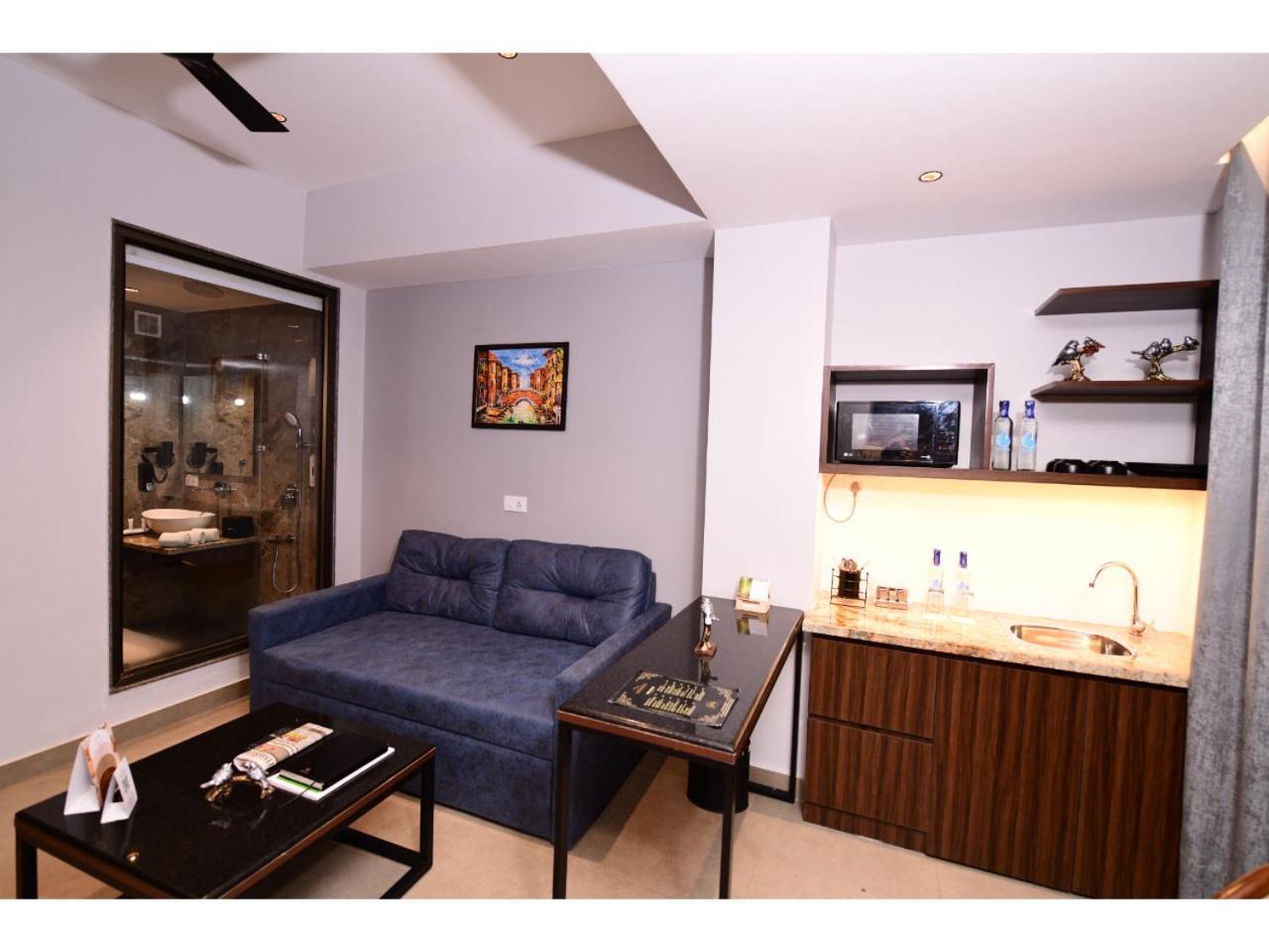 Belvedere Suites Greater Noida Eksteriør billede