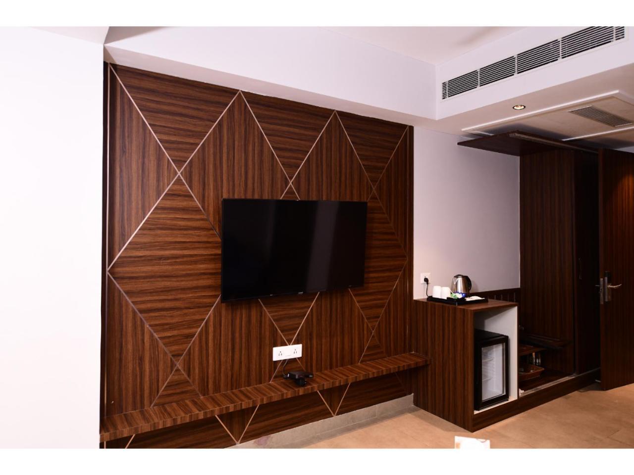 Belvedere Suites Greater Noida Eksteriør billede