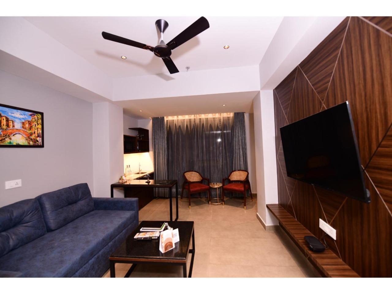 Belvedere Suites Greater Noida Eksteriør billede