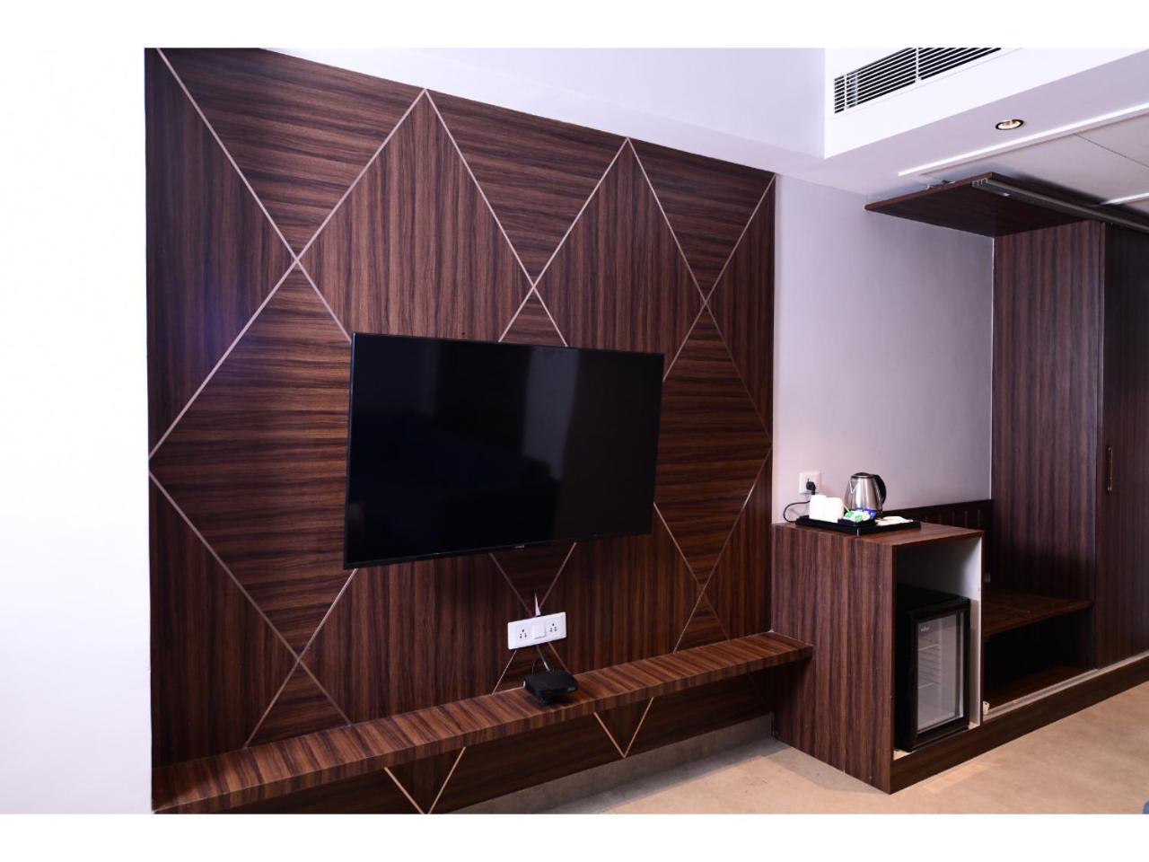 Belvedere Suites Greater Noida Eksteriør billede