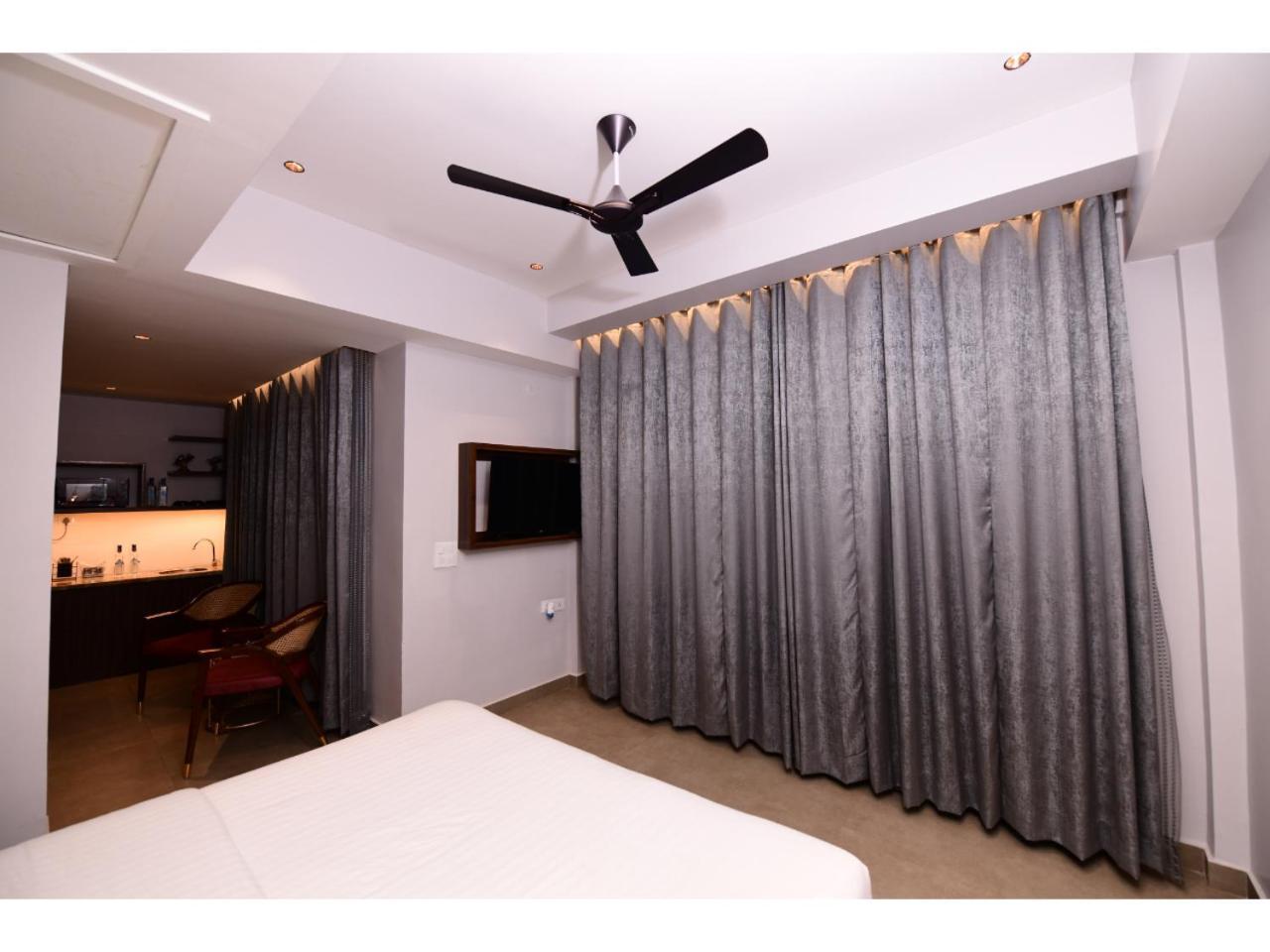 Belvedere Suites Greater Noida Eksteriør billede