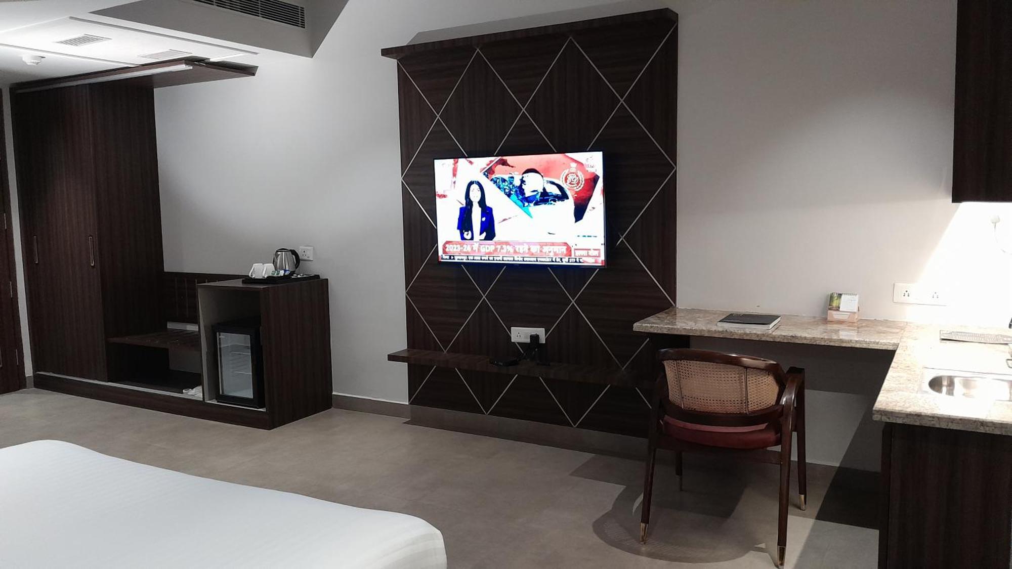 Belvedere Suites Greater Noida Eksteriør billede